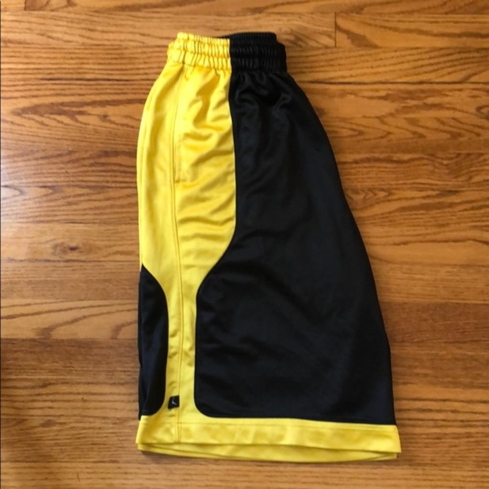 Limited edition Jordan Shorts - Sz L - Picture 6 of 9